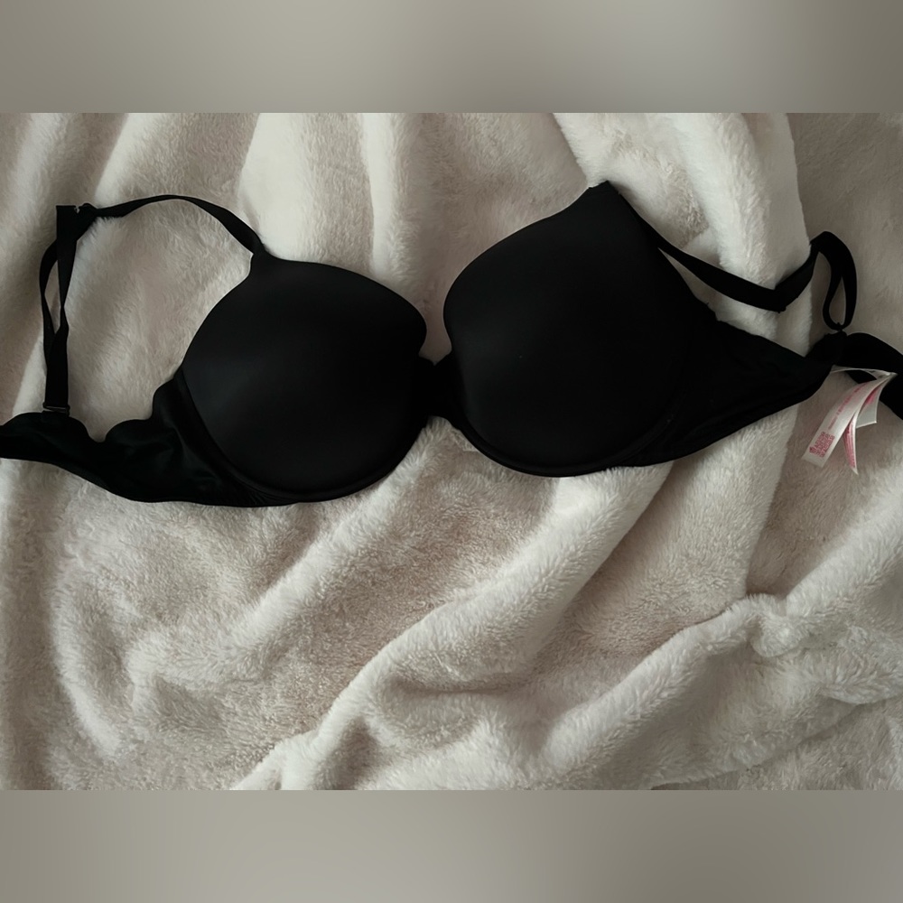 BLACK PINK T-SHIRT BRA